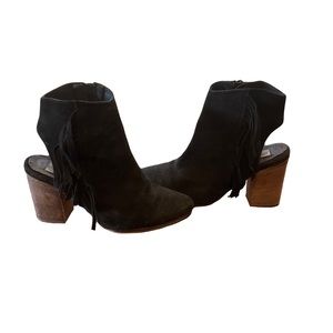 Steve Madden Sude Leather Fringe Heel Cut Out Stacked Wooden Heel Booties